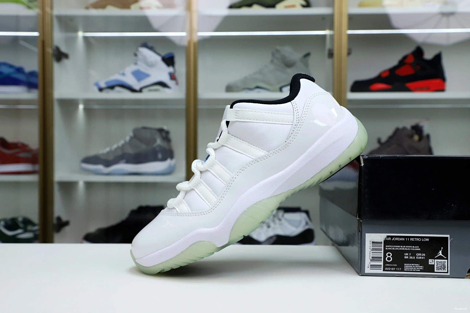 JORDAN RETRO LOW LEGEND AIR BLUE 11 0824